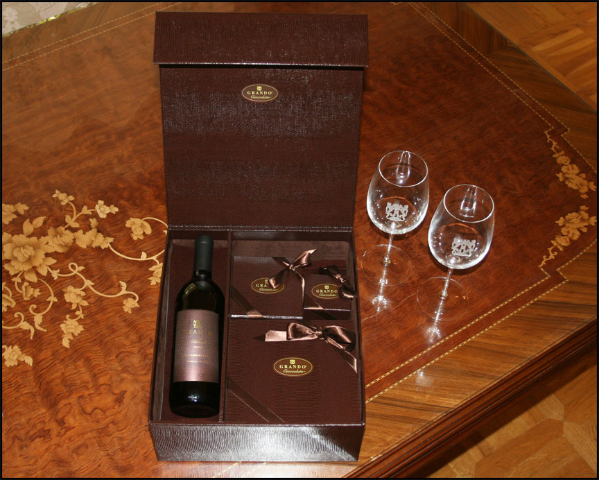 giftbox wine red